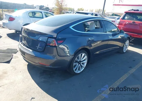 2018 Tesla Model 3 Long Range/Performance из США, поврежденный, VIN 5YJ3E1EB5JF100421